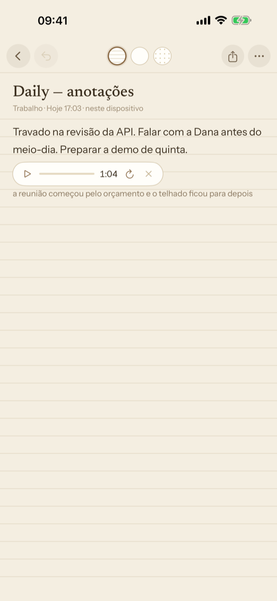 Uma nota com gravação e a transcrição embaixo.